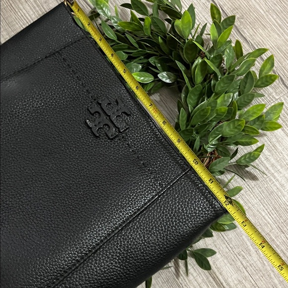 Tory Burch MCGRAW Bucket Leather Shoulder Bag - Picture 12 of 16